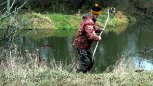 Рыбалка 8 ноября на орешниковые удочки - жерлицы на малой реке в ночь!