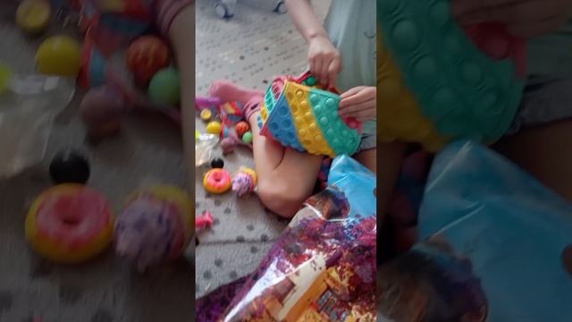МИРА ПОЗНОВАЮЩИЙ КАНАЛ. 25 СЛОВ. И 5 МИНУТ. ЧТО ЗА СТРАННАЯ КОРОБКА? MIRACAT.
#MIRACAT