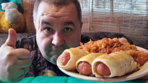 Обжор - сосиски в тесте | Мукбанг - солянка из капусты