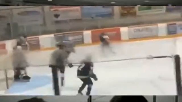 Zack Davis @zackdaviss7 @zackdaviss12 2003, D, #12, 6'5, 260, Winnipeg Bruins смотреть онлайн