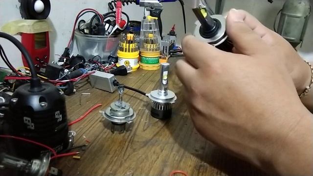 hal yg perlu diketahui sebelum membeli lampu LED H4 sorotan samping dan atas bawah cree xhp50xhp70 смотреть онлайн
