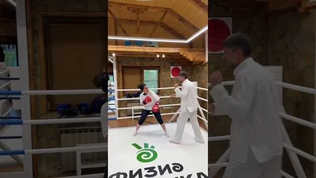 СНИМИ КОРОНУ И ТЫ ПОЙДЁШЬ ТОЛЬКО ВПЕРЁД! ТРЕТИЙ ДЕНЬ РОЖДЕНИЯ СЮЗАННЫ В ЦЕНТРЕ ФИЗИОПРАКТИКИ. 2024 смотреть онлайн