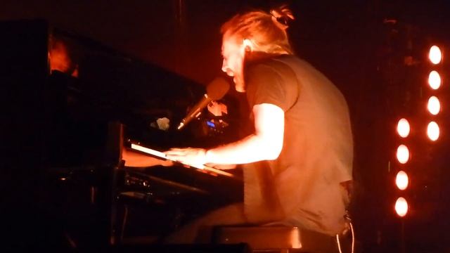 [1080p] Atoms For Peace - Liacouras Center 2013 [Promo] смотреть онлайн