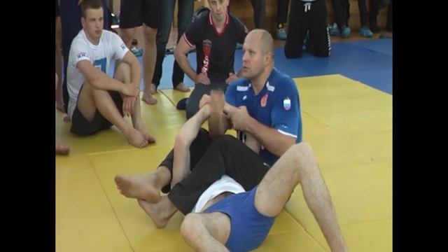 Фёдор Емельяненко. Разрыв замка - рычаг локтя смотреть онлайн