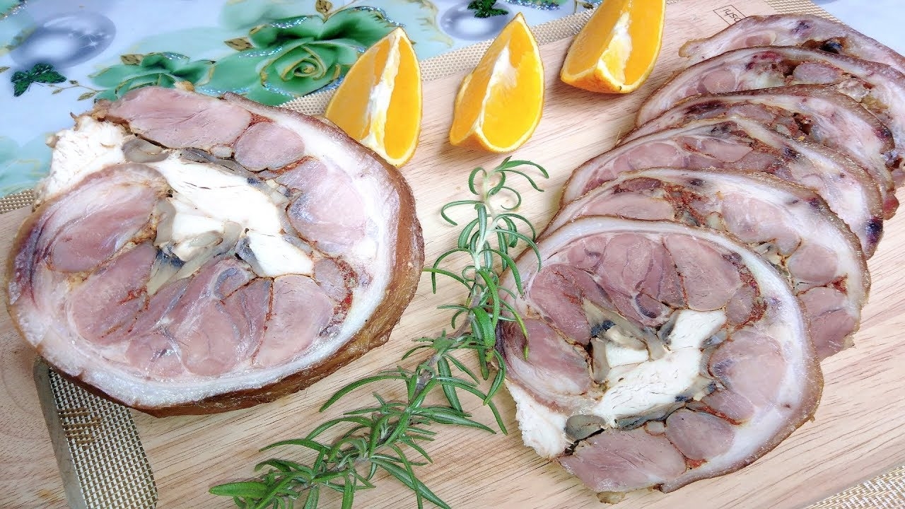 ВЕТЧИНА ИЗ СВИНОЙ РУЛЬКИ__НА КУХНЕ У ЦЫГАНОЧКИ. смотреть онлайн