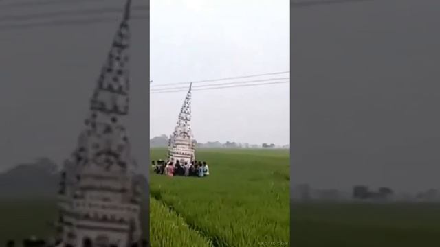 Индусы и провода под напряжением — лучшие друзья.