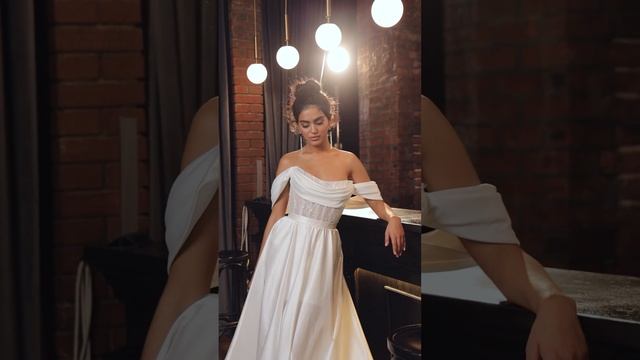 Свадебное платье Сноу мини из коллекции Fire Lady от Divino Rose