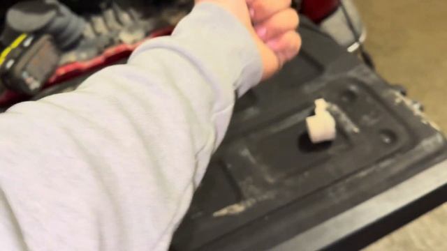 INSTALLED A LTZ TAILGATE ON THE WORK TRUCK⁉️ смотреть онлайн