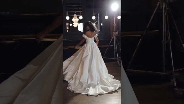 Свадебное платье Релиш из коллекции Fire Lady от Divino Rose