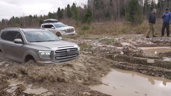 Tank 500 и нива в болоте