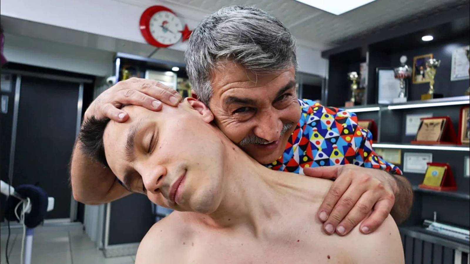 ASMR Powerful Head, Back Massage And Chiropractic Adjustments By Münür Önkan