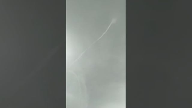 Latest Heavy Rain, Cyclone, Storm, Water Of Lake Going in Sky, India, Wonderful..... смотреть онлайн