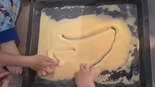 Игра с детьми с манкой