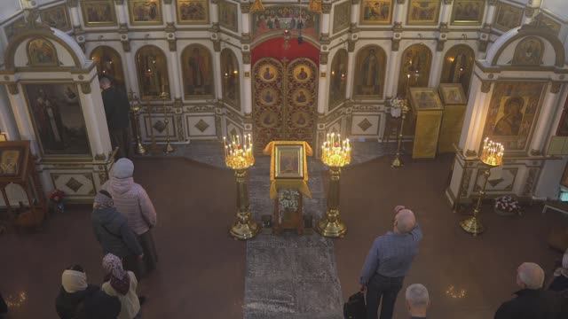 Запись трансляции 10 ноября 8:40. Часы. Литургия смотреть онлайн