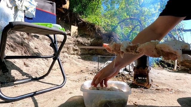 Первомай на реке Сейм.Самодельный мангал Шашлык из хрюшки.2-ая часть.4К.1 мая 2024 смотреть онлайн