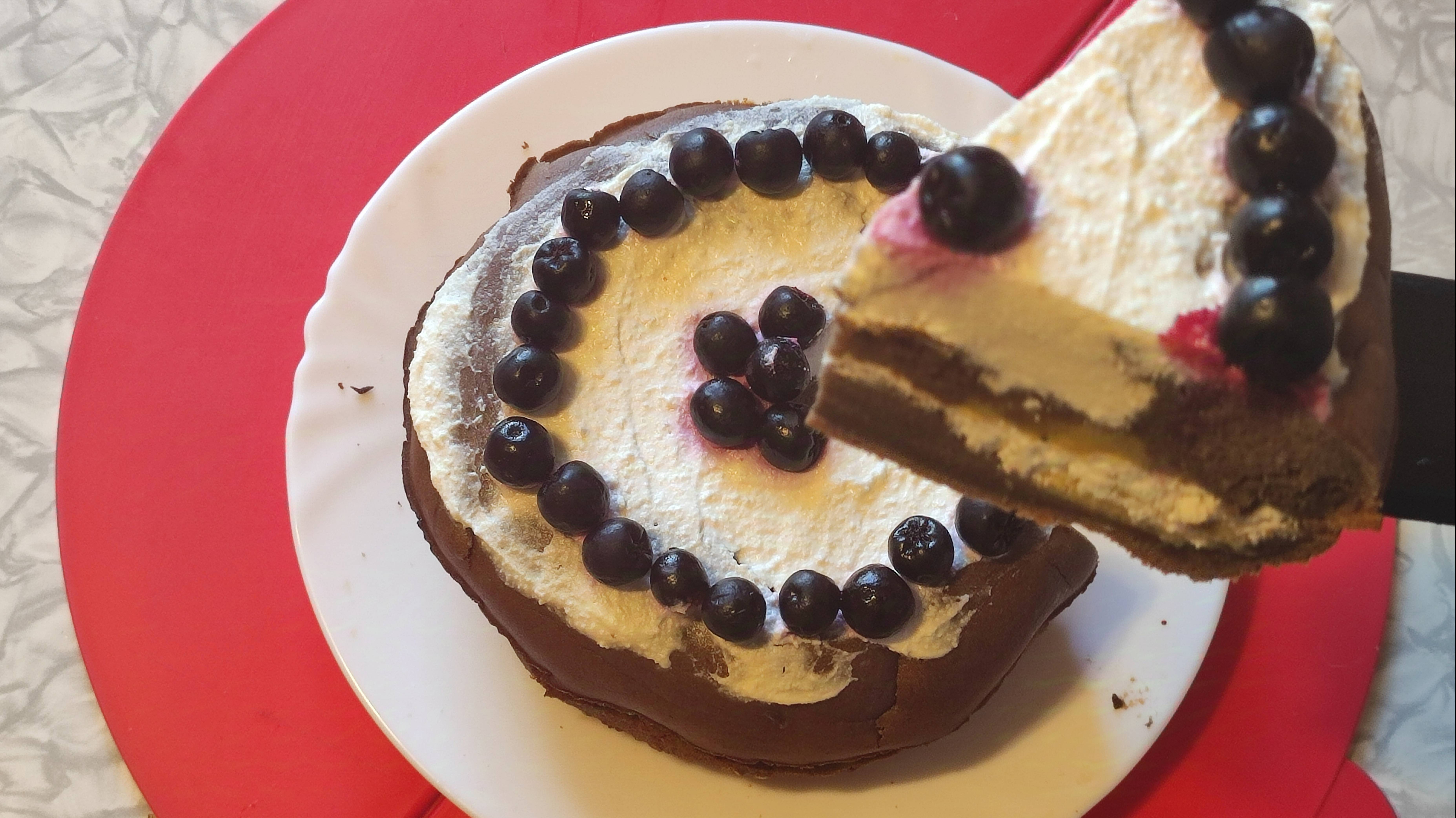 СУПЕР КУХНЯ! Очень простой рецепт шоколадного пирога. Сладкая выпечка для всей семьи. смотреть онлайн