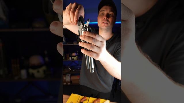 Макет револьвер Colt Peacemaker .45, 5½”, пластик. рукоять (США, 1873 г.) DE-1108-G смотреть онлайн