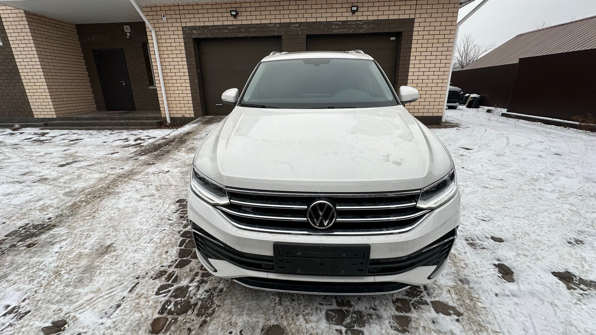 Volkswagen Tiguan L, 2021 г.в., Бензин V-2000, Пробег 14.000 км., Цена 3.300.000₽ смотреть онлайн