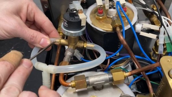 Profitec Pro 300: Internal Tour of Hydraulic System