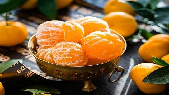 هااام تناولوا البرتقال بقشره و لبه و بذوره - أخصائي التغذية نبيل العياشي - смотреть онлайн