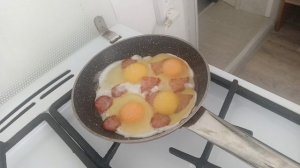 Такие цены, она зеленеет