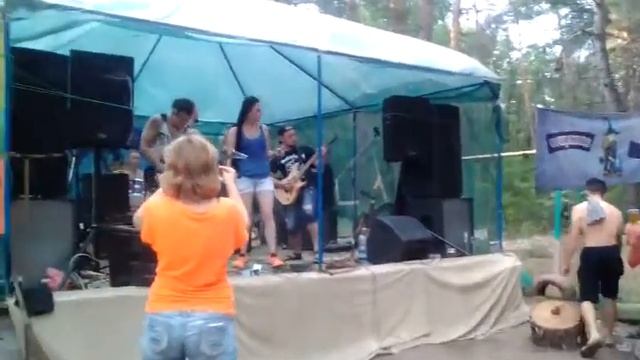 Группа ,, РадиоКрест ,, Оригинальное исполнение песни группы ,,ДДТ,, Поет Ленок Лоторева