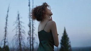 Ryos & Diegx - Holding On (Lyrics) feat. Britt Lari