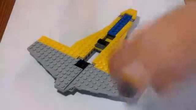 Lego Star Wars 7877 - Naboo Starfighter смотреть онлайн