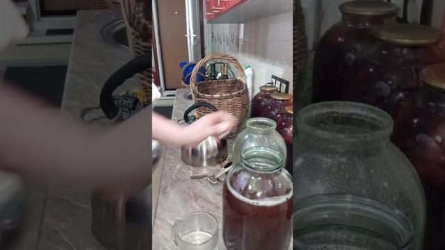 Осветление яблочного вина с помощью меда смотреть онлайн