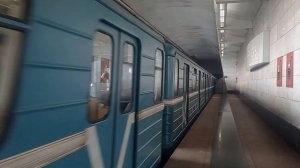 Метро-поезд «Номерной» 81-717/714 до станции Бульвар-Рокоссовского.