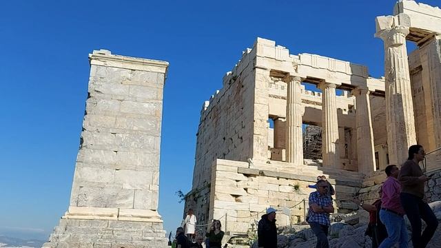 Деан Веселинович