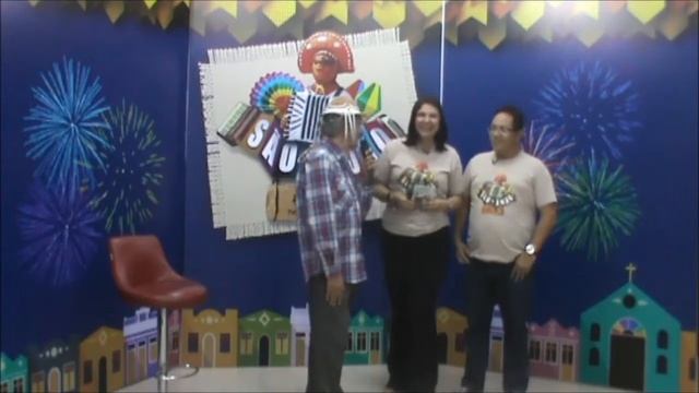 São João na TV Nova Nordeste - Ivan Ferraz com a música Flor de Muçambê смотреть онлайн