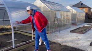 Отзыв о теплице Тюльпан Антишторм от известного садовода