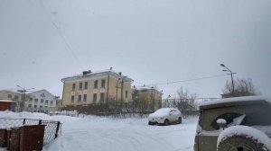 Снегопад в апреле в Магадане.Дворы за Торговым, район улиц Лукса и Гагарина.О коронавирусе и о жизни