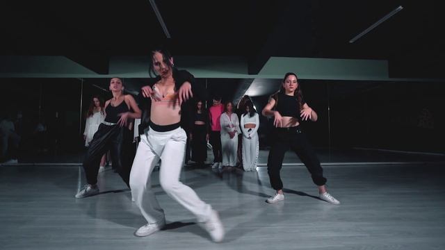 El Alfa El Jefe x CJ x El Cherry Scom - La Mama de la Mama смотреть онлайн