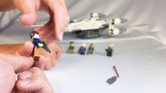 Building The LEGO STAR WARS U-Wing Fighter Plus Toys R Us EXCLUSIVE MINIFIGURES! смотреть онлайн