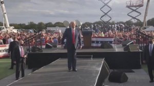 Трамп танцует