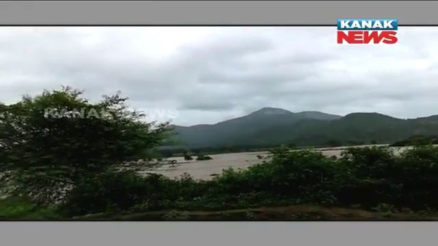 Heavy Rain Causes Flood In Nabarangpur смотреть онлайн