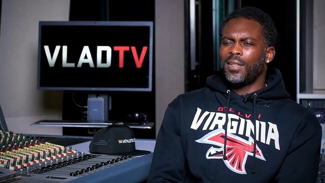 Michael Vick on Being First Black Quarterback to Be #1 NFL Draft Pick (Part 6) смотреть онлайн