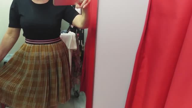 СЕКОНД ХЕНД. КОНКРЕТНО ЗАТАРИЛАСЬ НА БОЛЬШИХ СКИДКАХ. И ОЧЕНЬ ИНТЕРЕСНАЯ ПРИМЕРКА. смотреть онлайн