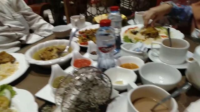 wisata kuliner menu timur tengah LARAZETA Surabaya смотреть онлайн