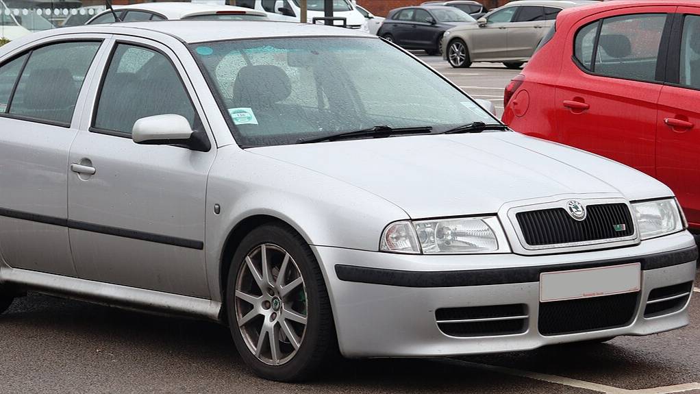 Шкода Октавия Тур - Skoda Octavia Tour смотреть онлайн