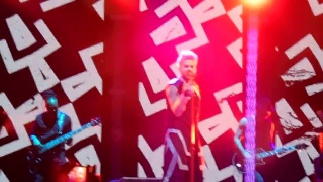 Adam Lambert - Runnin' (The Original High Tour Warsaw Poland 30.04.2016) смотреть онлайн