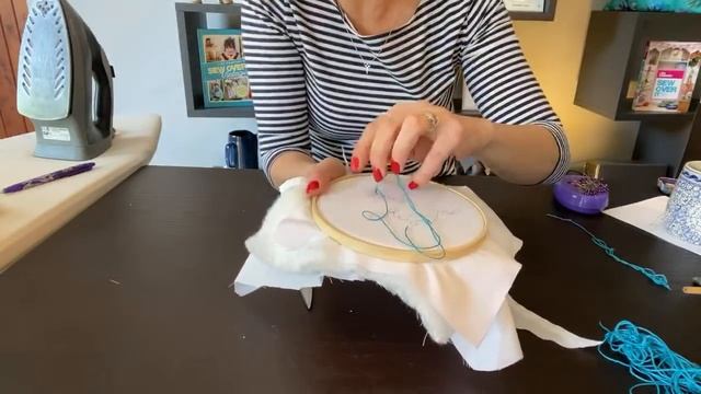 LIVE Sewalong: Hand Embroidered Quotes and How to Hem Jeans смотреть онлайн