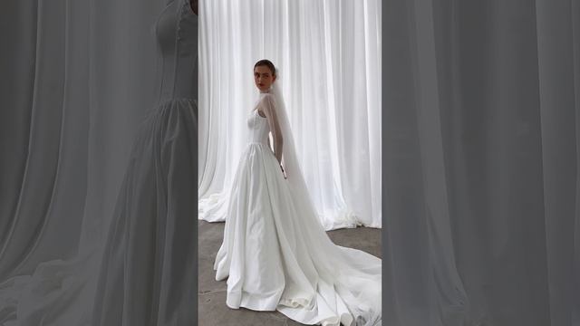 Свадебное платье Окул из коллекции White Symphony от Divino Rose