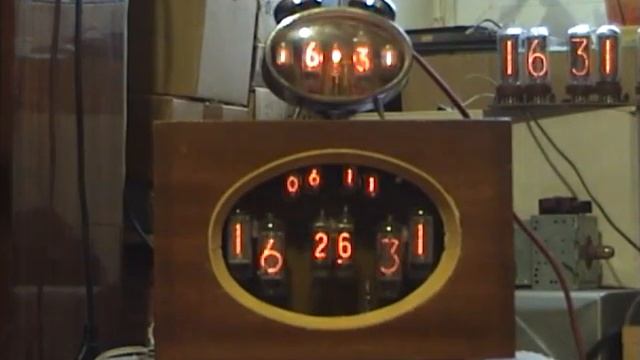 Nixie часики на ИН-8-2 & ИН-16 & ИН17.mp4 смотреть онлайн