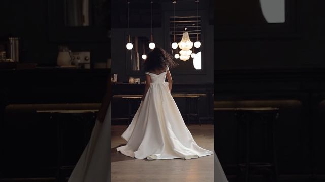 Свадебное платье Сапфир из коллекции Fire Lady от Divino Rose