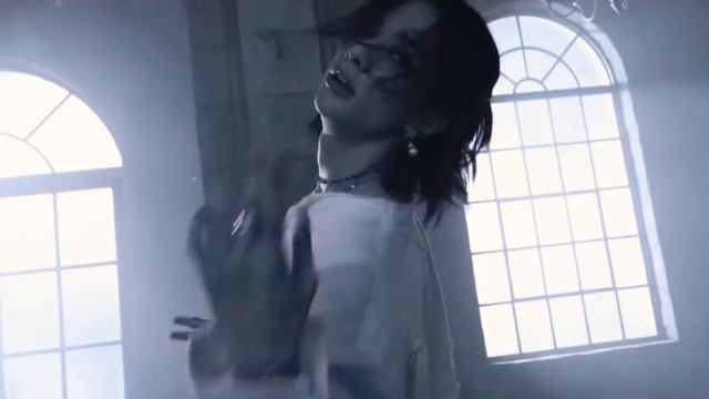 STRAY KIDS HYUNJIN (COVER RED LIGHTS)