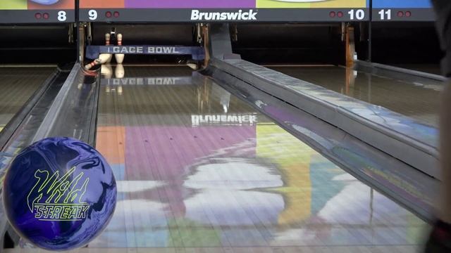 Storm Axiom vs Roto Grip Wild Streak смотреть онлайн