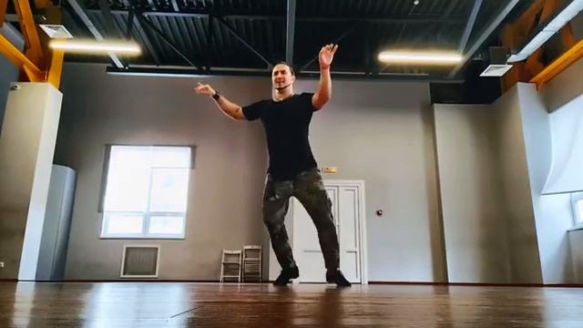 Cha Cha Cha. Бэйзик стэп. Мини рутина. Дунаев Денис. смотреть онлайн